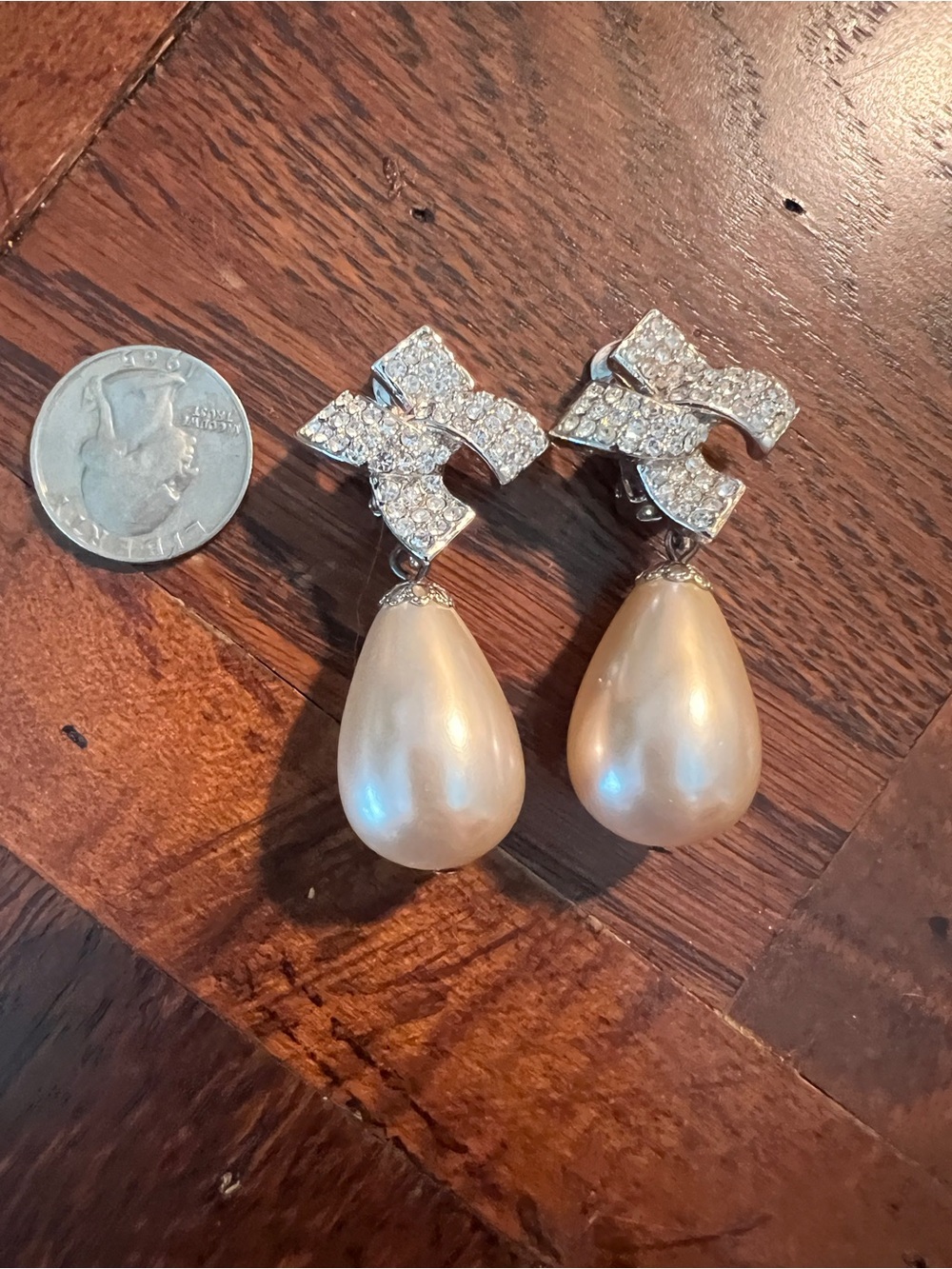 KJL Large Pearl and Rhinestone Clip On Earrings - Picture 2 of 6